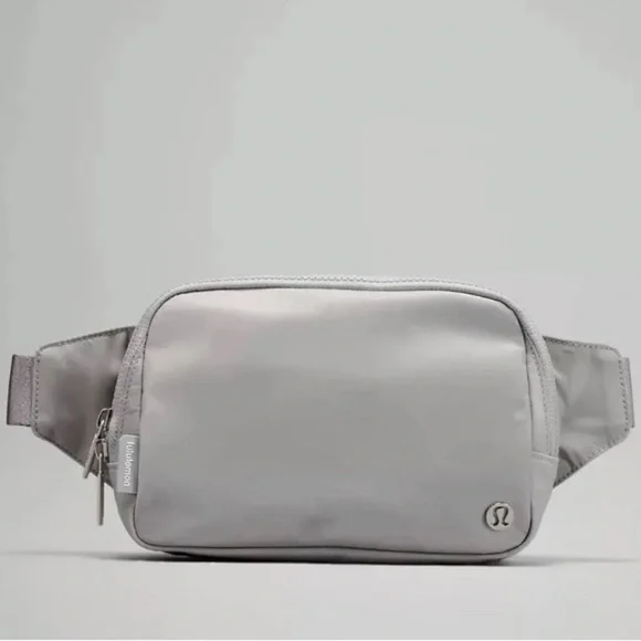 Lululemon Everywhere Belt Bag Large Silver Drop BNWT - Picture 4 of 4